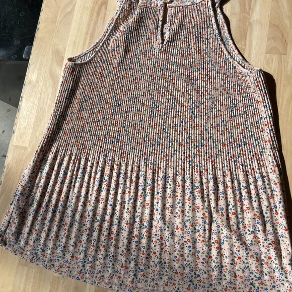 Floral tank top - Picture 2 of 3